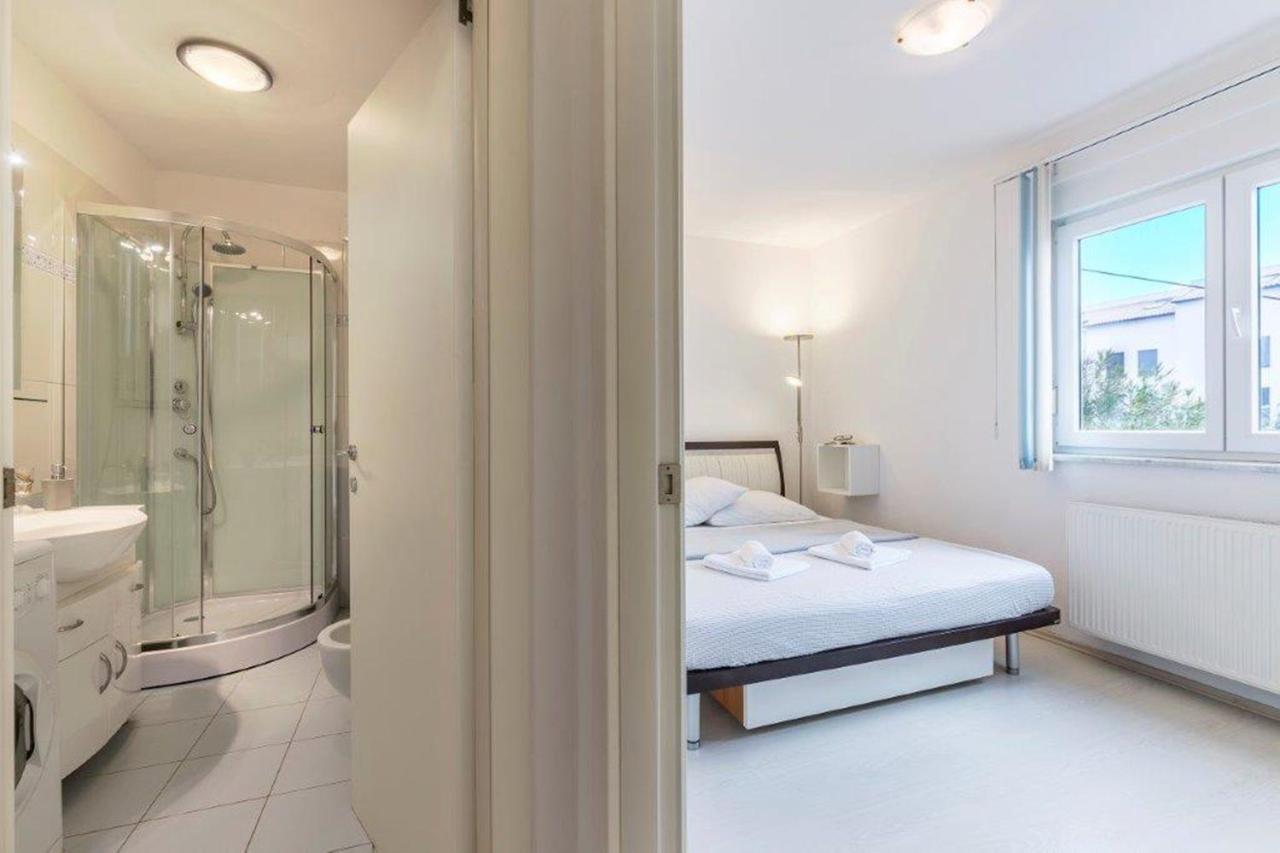 Apartment Dubravka Near The Sandy Beach Medulin Luaran gambar
